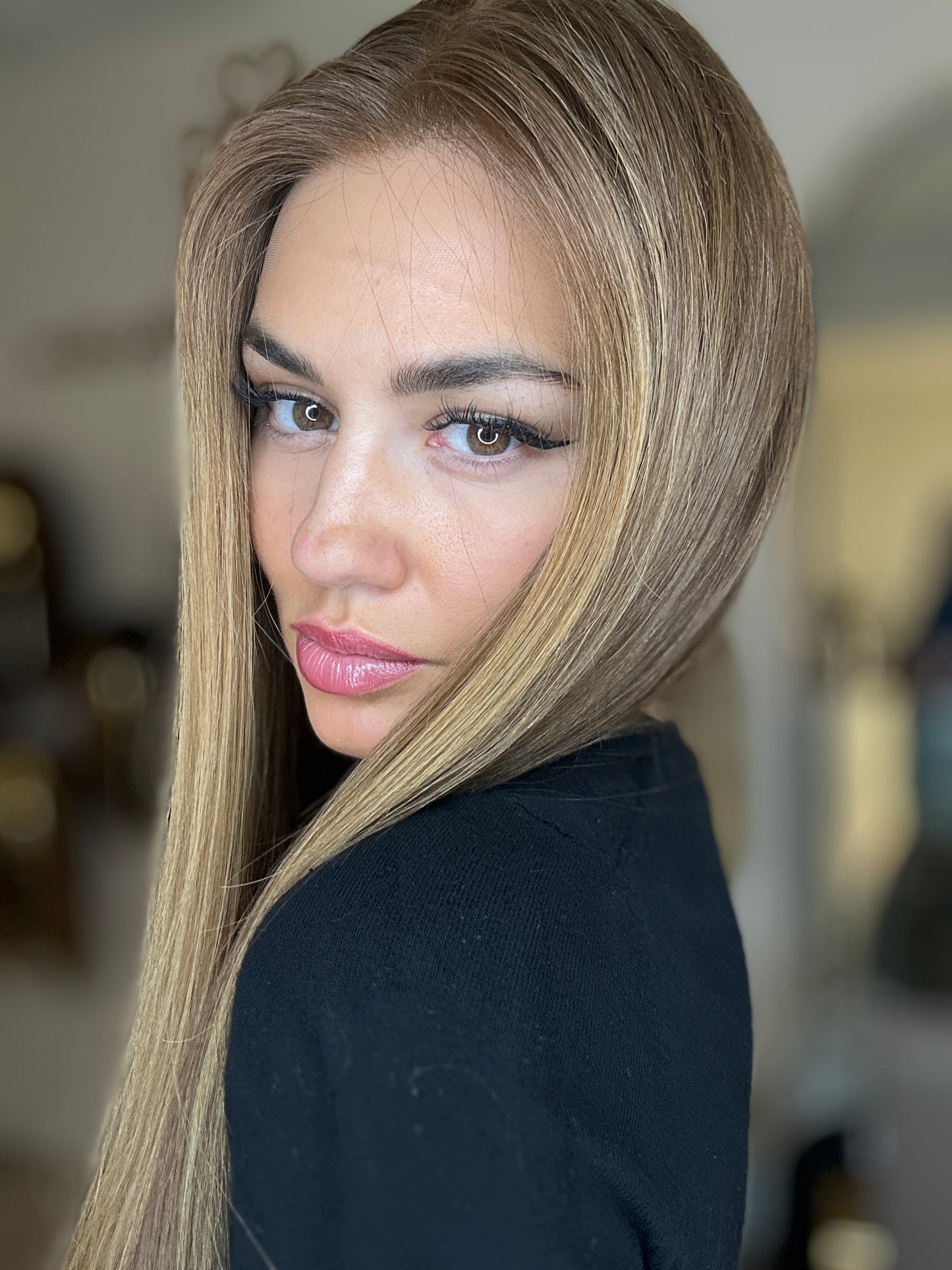 Light brown wig with light money pieces