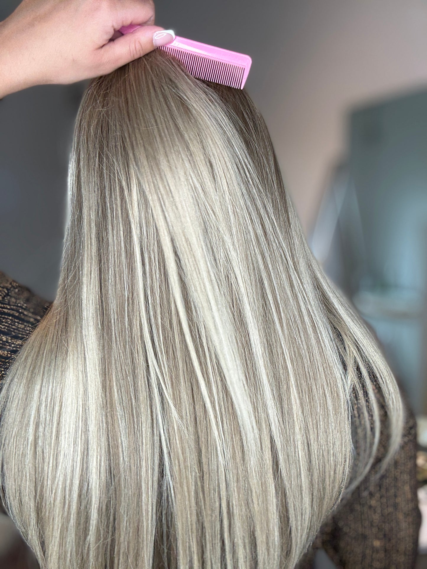 Ashy blonde wig (the lighter one)