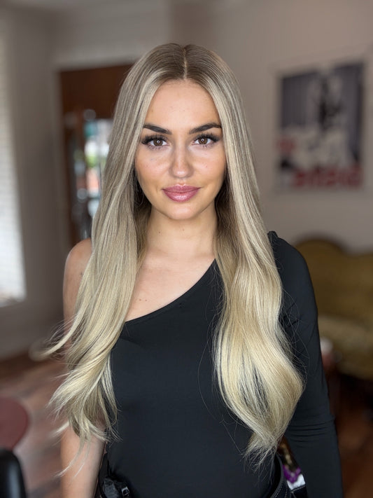 Ash blonde wig with money pieces