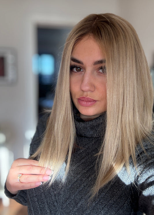 Blonde wig (please note that the roots are not bleached)