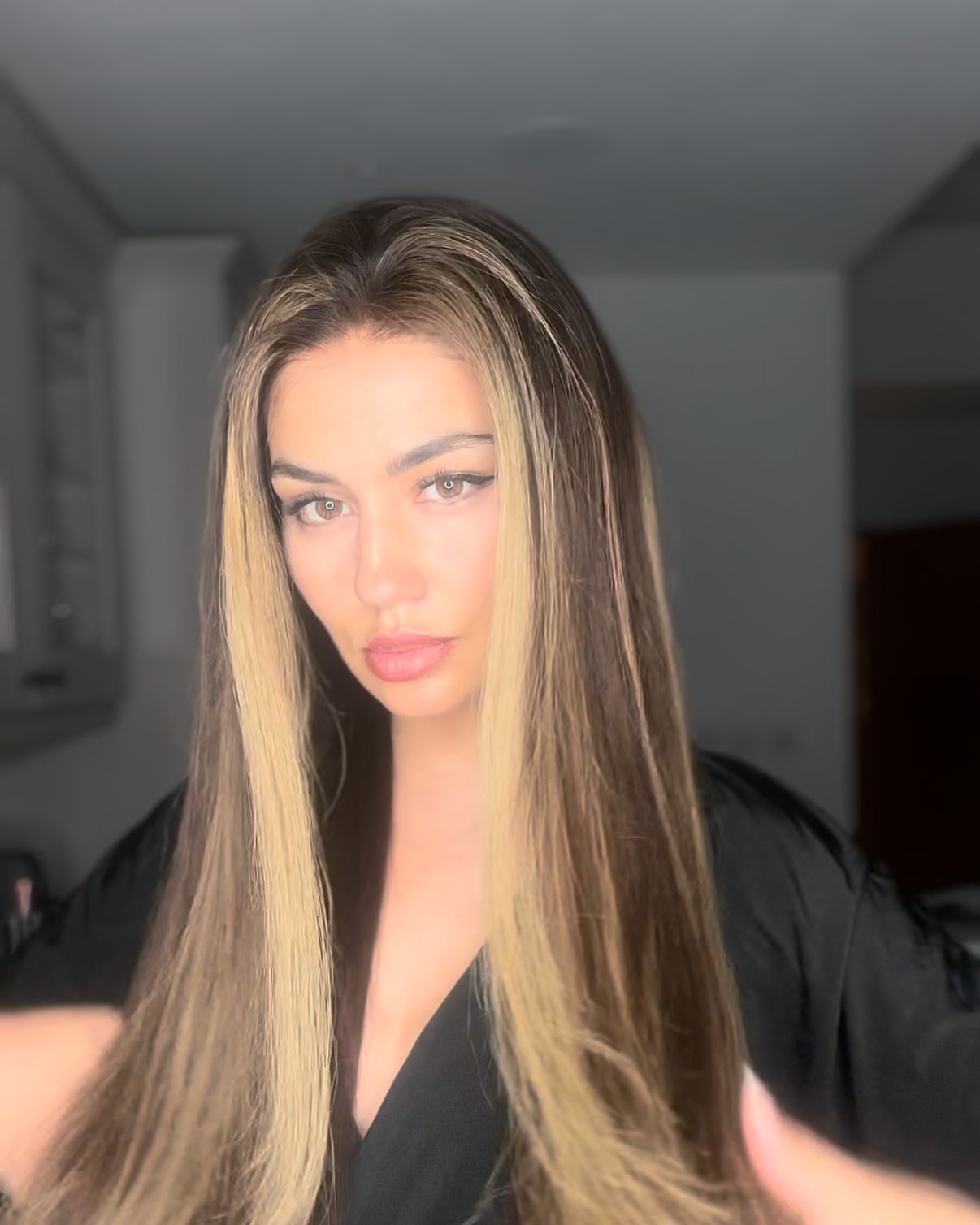 Dark brown wig with blonde money pieces