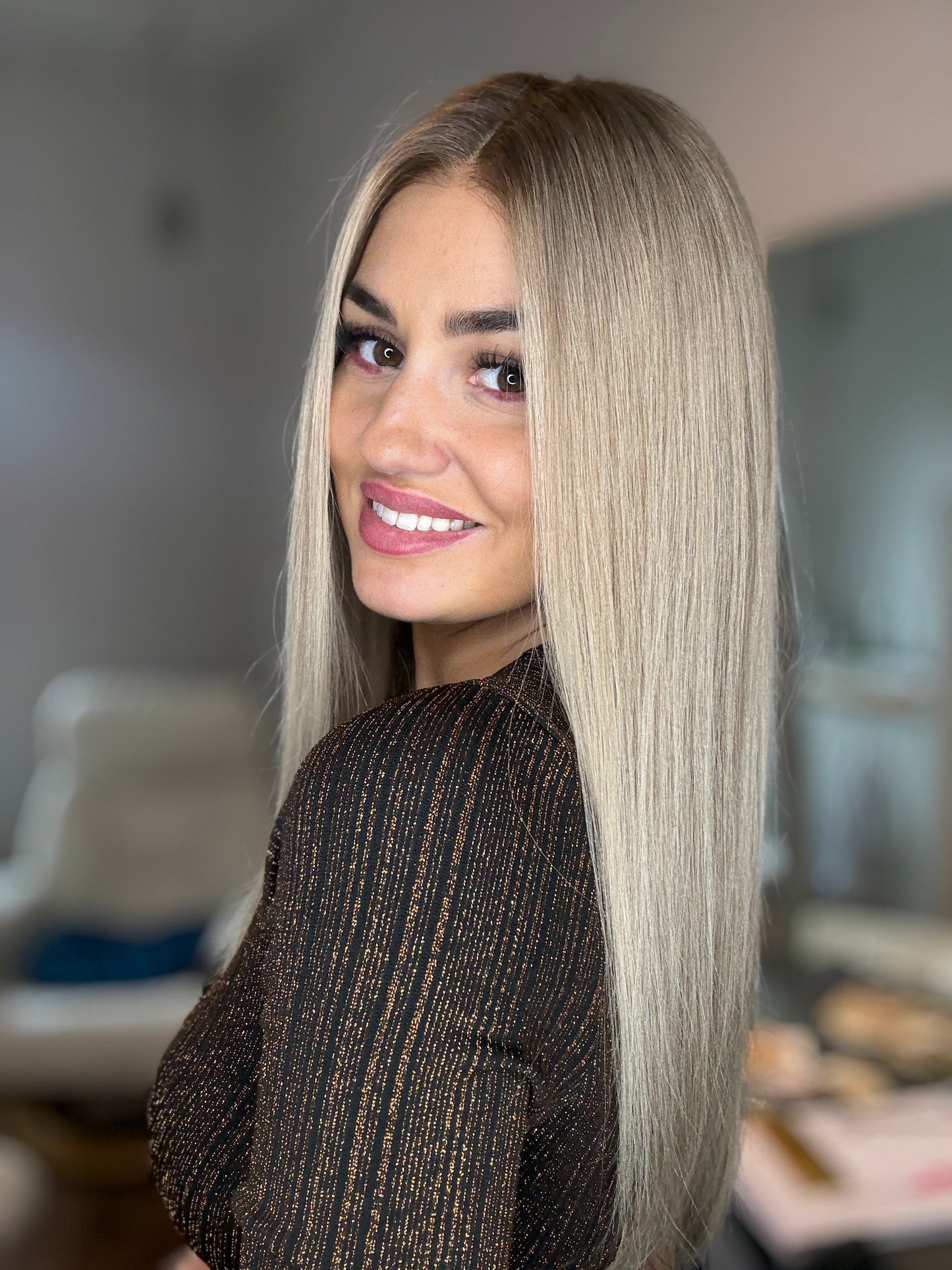 Ashy blonde wig (the lighter one)